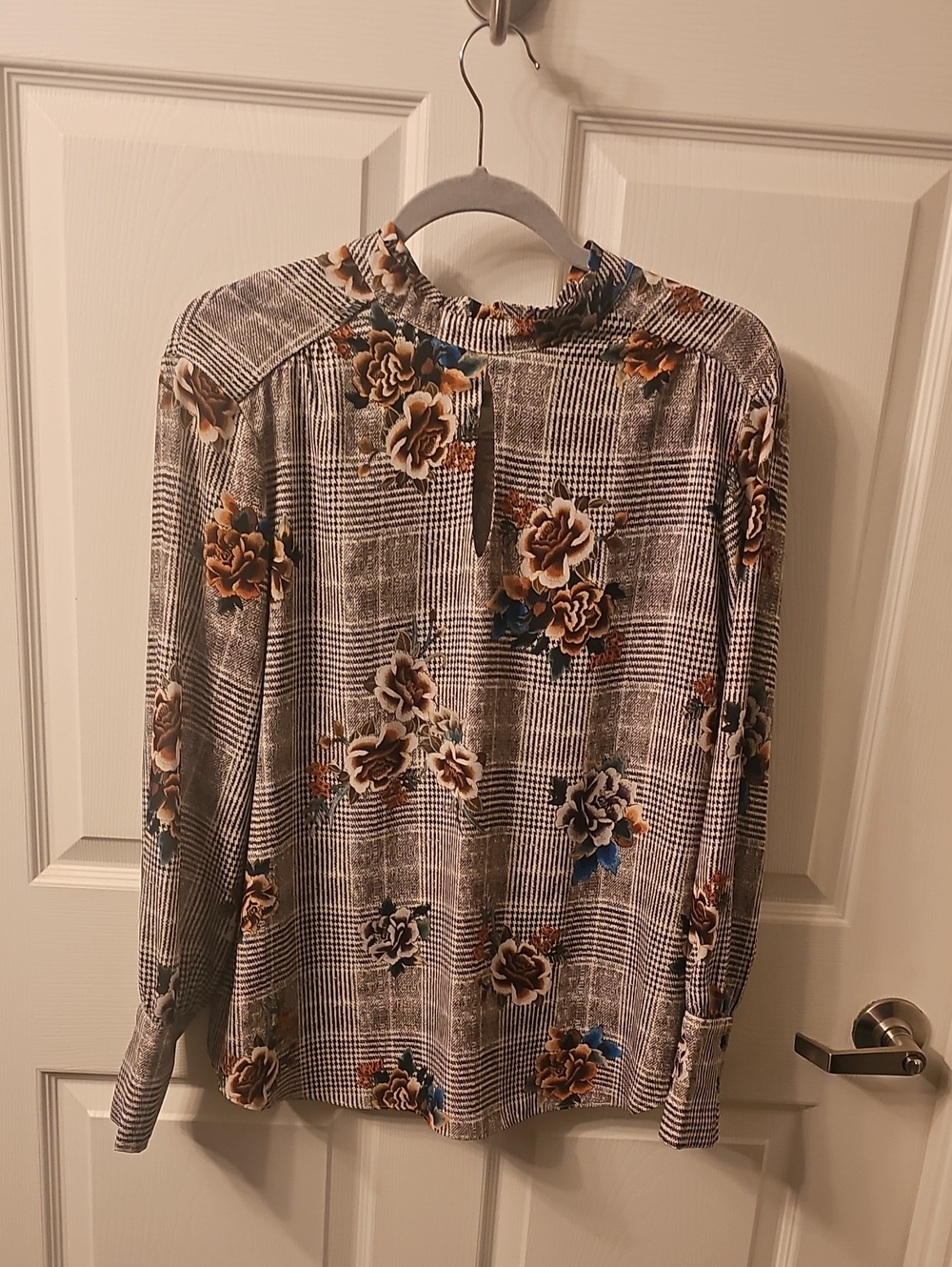 Long-Sleeve Floral Plaid Blouse in Gray with Brown & Blue Accents